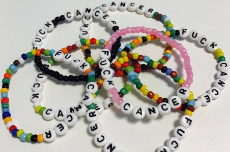 Workshop: Perling av Fuck Cancer armbånd